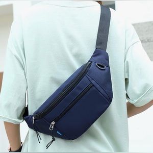 🚨NWT! BLACK FANNY PACK 4 ZIPPERED POCKETS!!